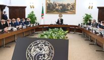 الرئيس تبون يترأس اجتماعا لمجلس الوزراء لمناقشة قانون الاستثمار الجديد