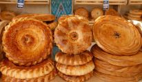 45 طن من الخبز يبذرها المواطنين في اليوم الواحد