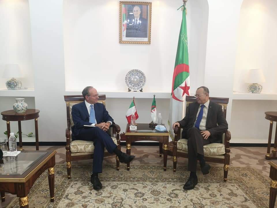 وإيطاليا في الأشغال العمومية على أسس متينة وواعدة