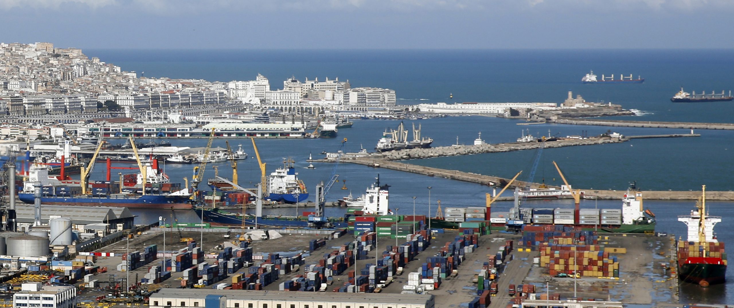 النقل البحري تخلف كثيرا وموانئ الجزائر بحاجة إلى إصلاح كامل وفوري