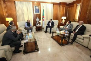 الوكالة الدولية للإستثمار تبحث جذب استثمارات عالمية للجزائر